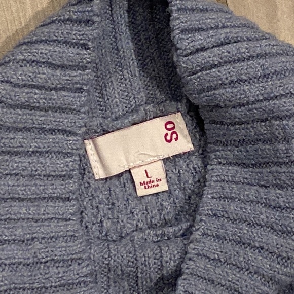 So sweater size L - Picture 2 of 3